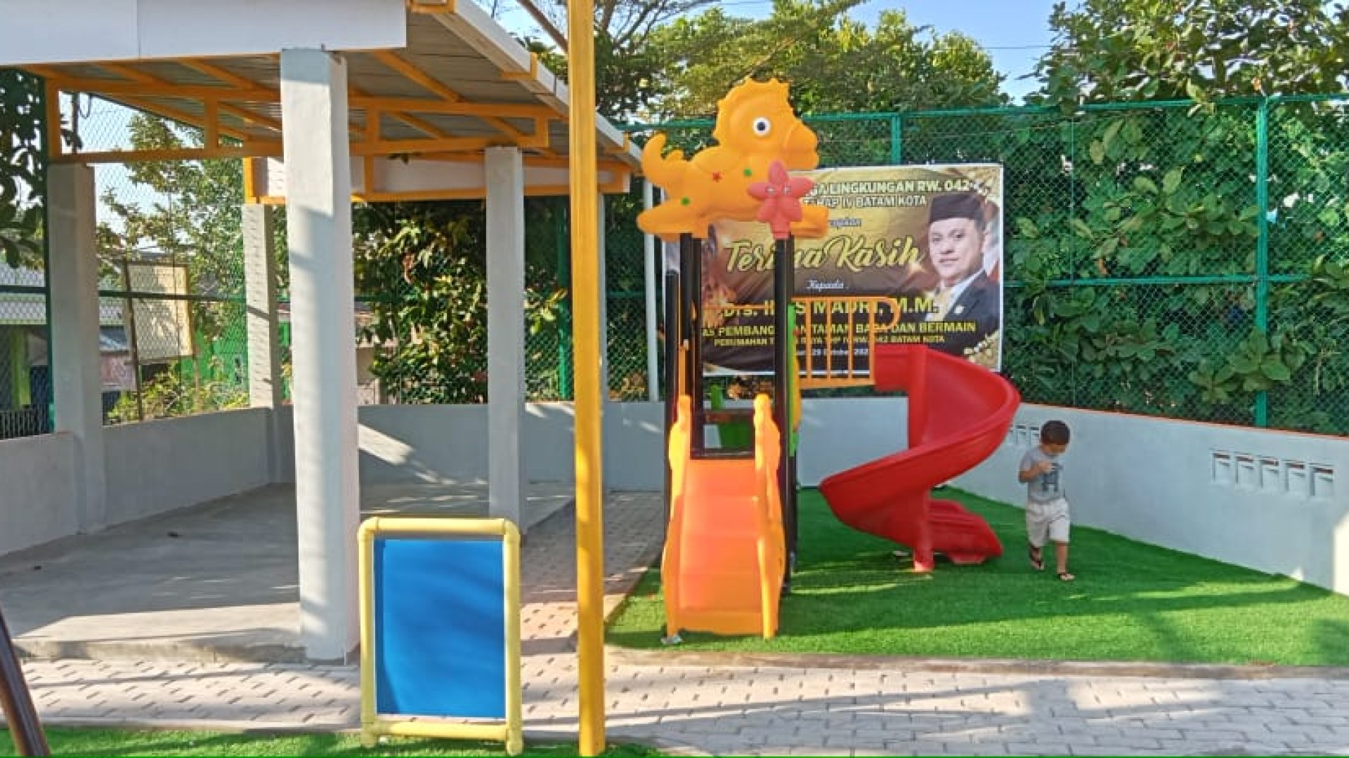 Taman Perumahan Taman Raya Tahap IV RW 042