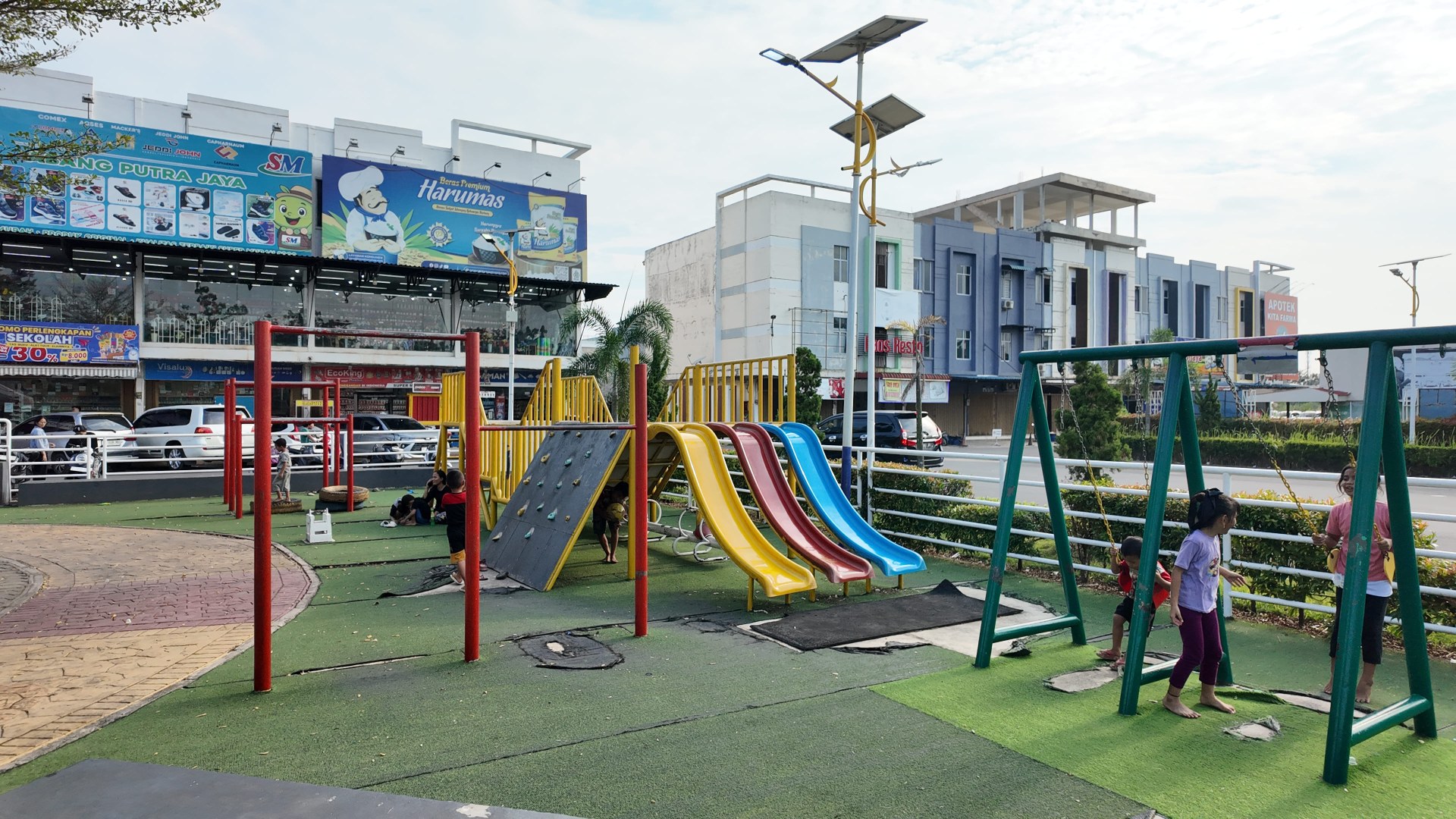 Taman Cemara Asri — foto 5