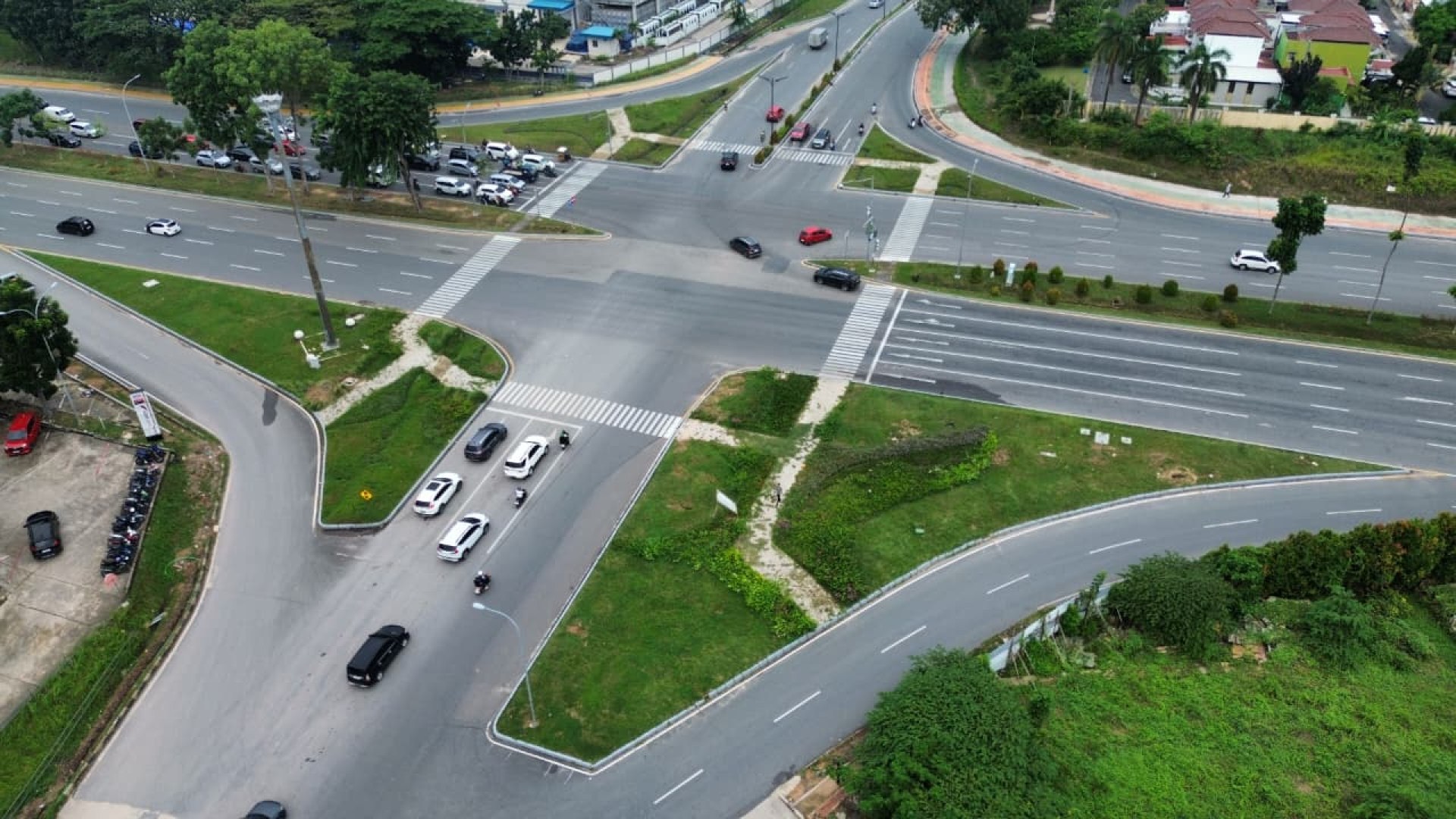 Pulau jalan Simpang Kara — foto 11