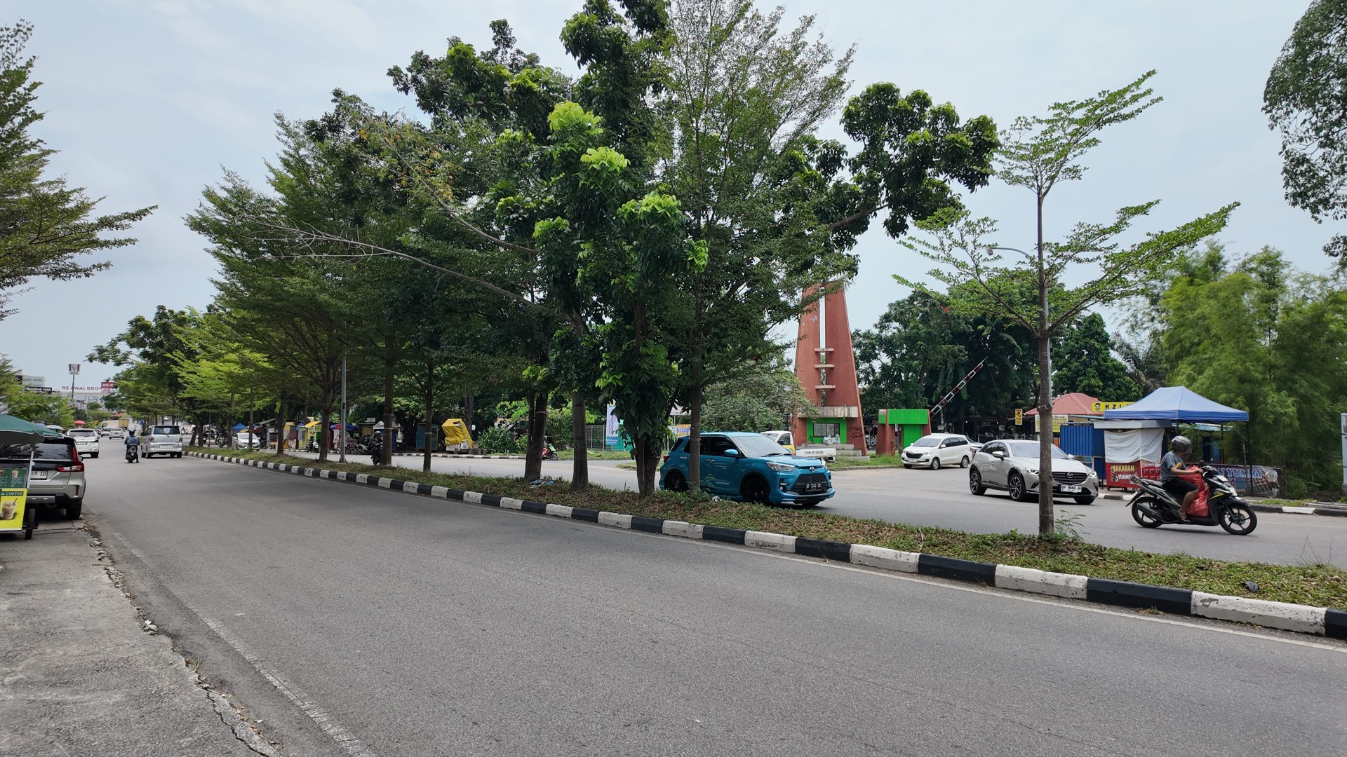 Jl. Raja Ali Kelana (Simp. Cikitsu - Simp. RS Elizabeth) — foto 4