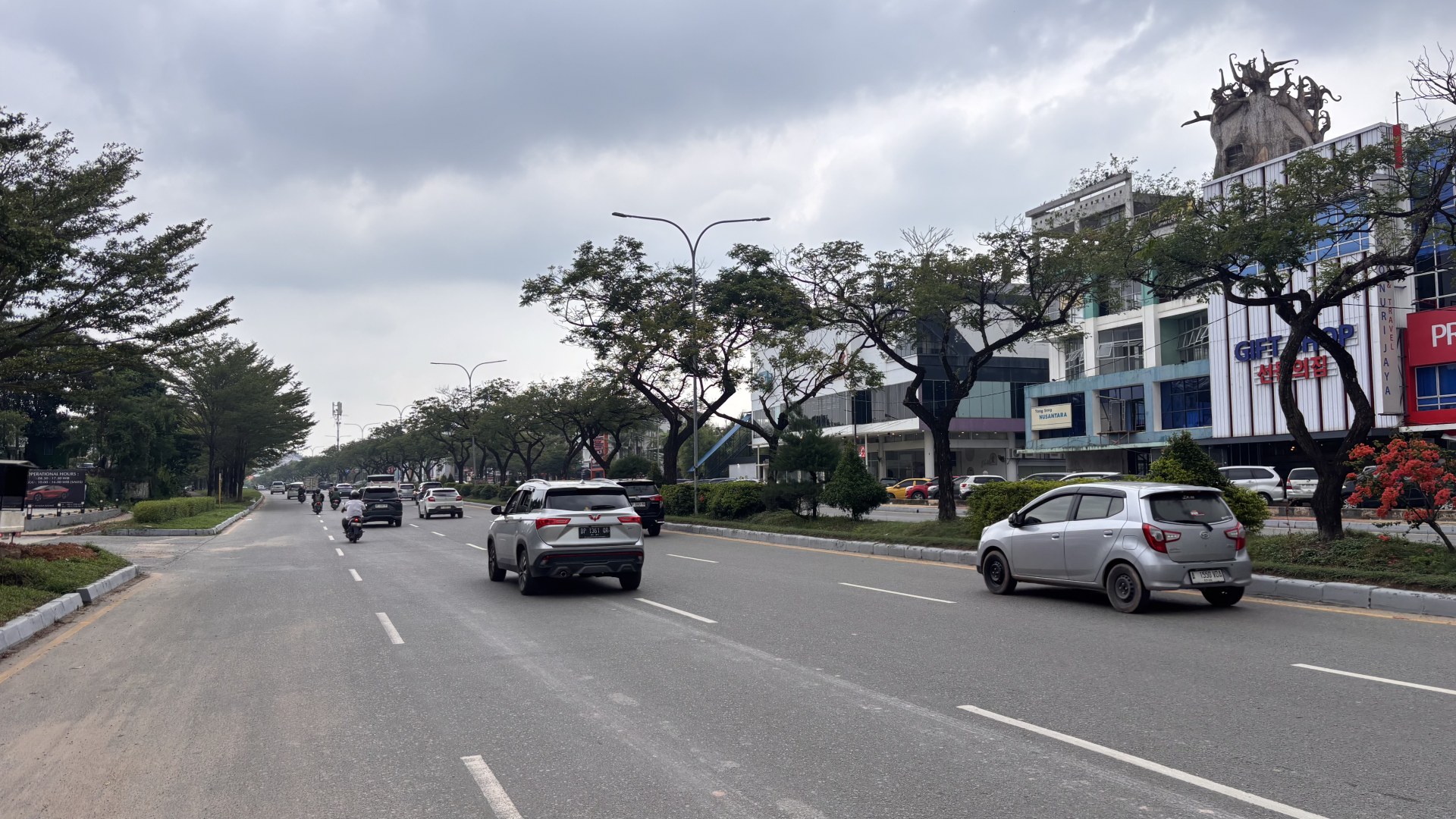 Jl. Raja Haji Fisabilillah (Simp. BNI - Simp. Tuah Madani) — foto 7