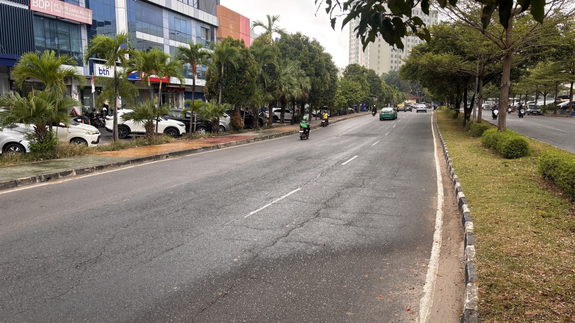 Jl. Pembangunan (Simpang Baloi Center - Simpang Hotel Harmoni) — foto 5