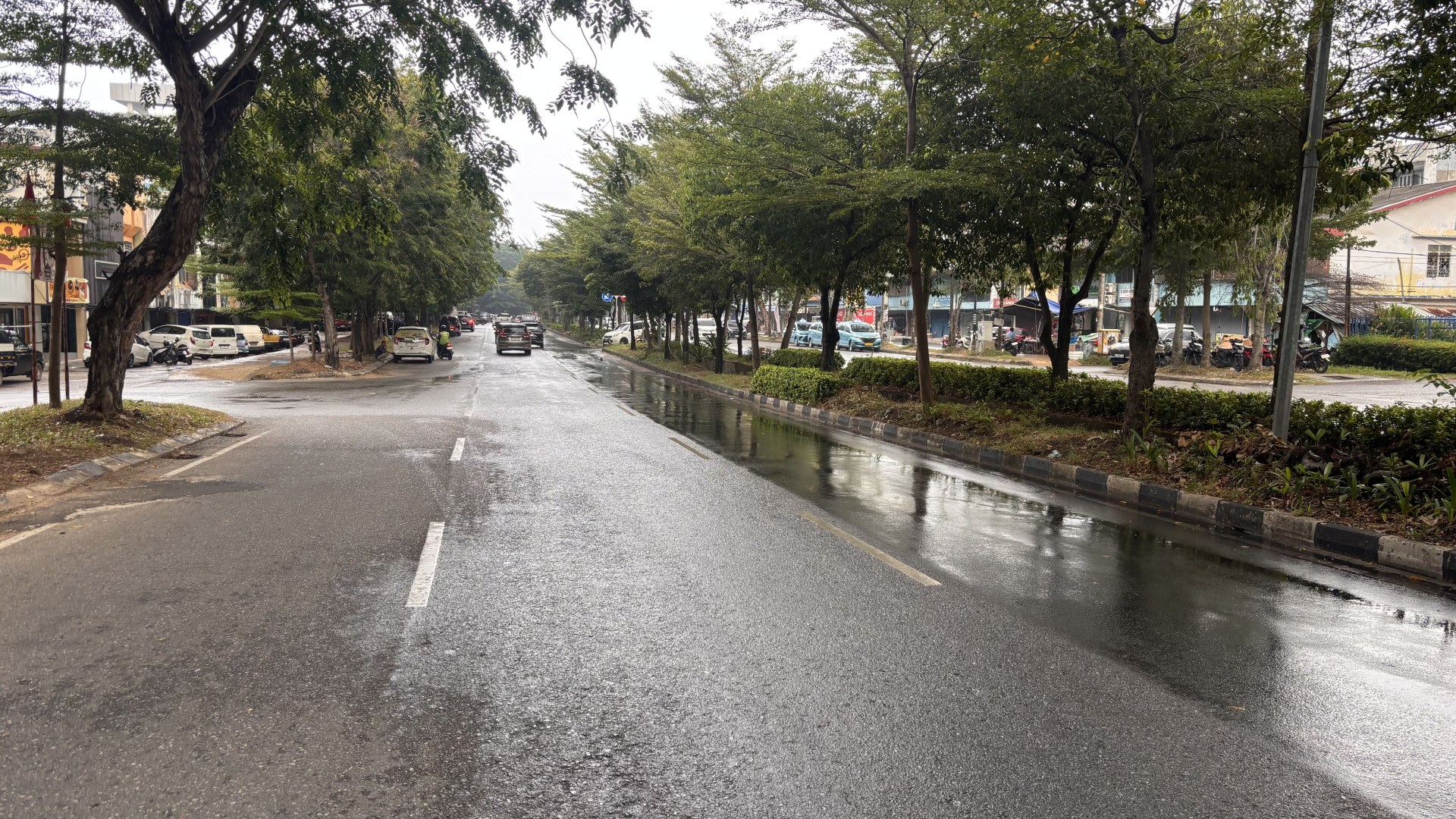 Jl. Imam Bonjol (Simpang Harmoni Hotel - Simpang Martabak Har) — foto 2