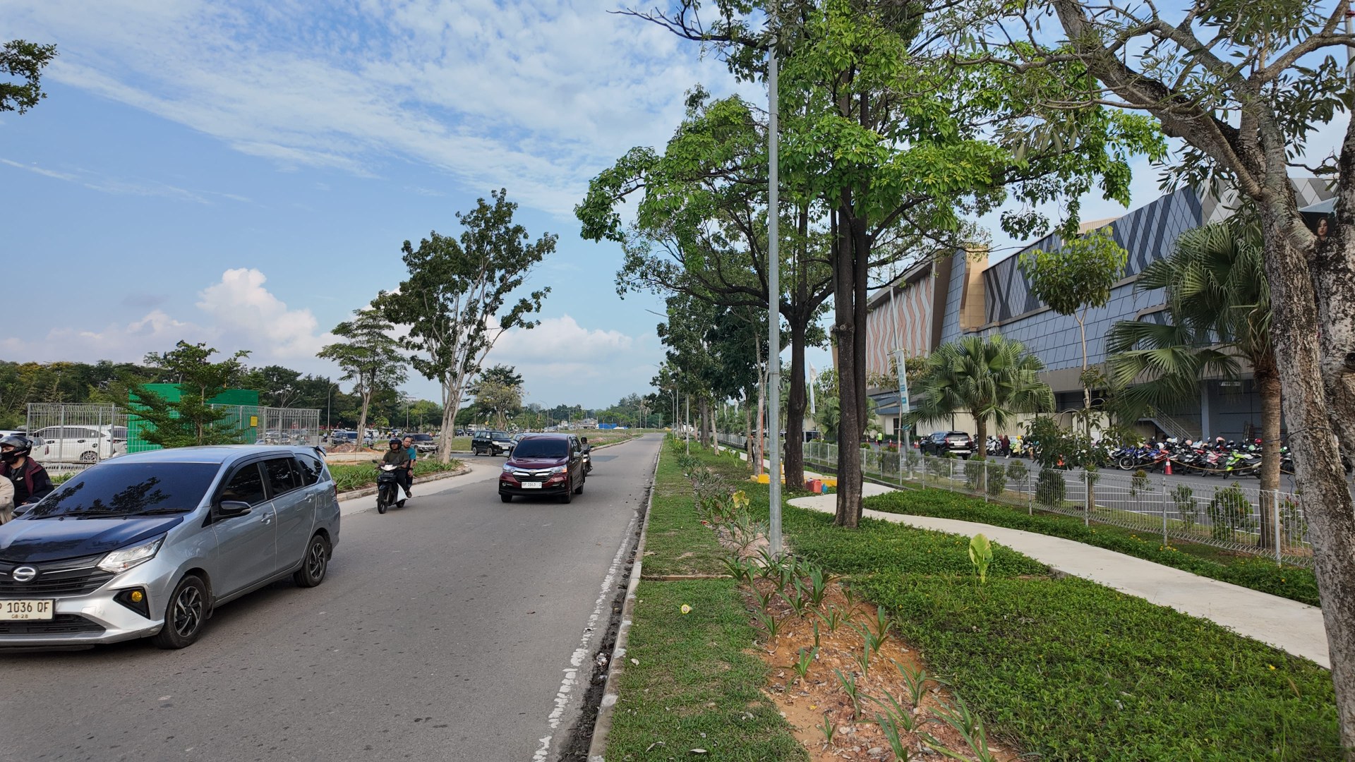 Bufferzone Jalur Lambat  (Simp. Kepri Mall - Simp. Laluan Madani) — foto 1