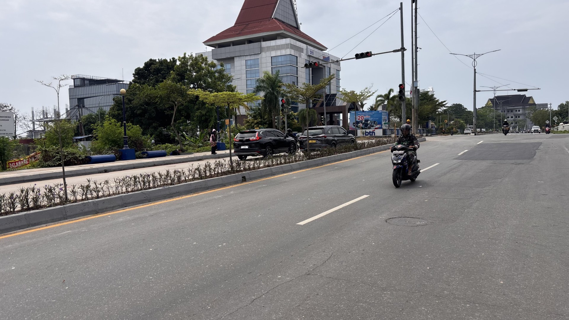 Jl. Raja Isa (Simp. Mega Mall - Simp. BI. Simp. Calista - Simp. KDA) — foto 9