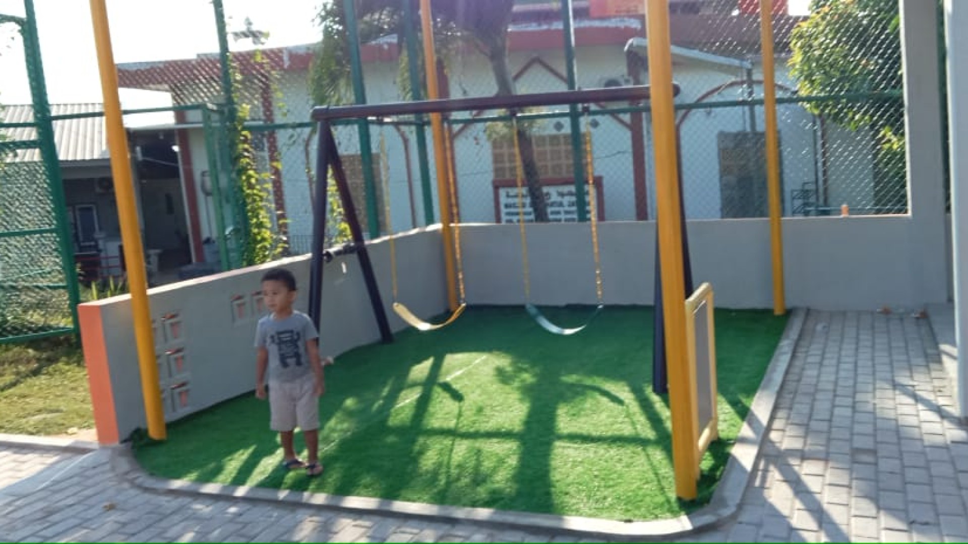 Taman Perumahan Taman Raya Tahap IV RW 042 — foto 1