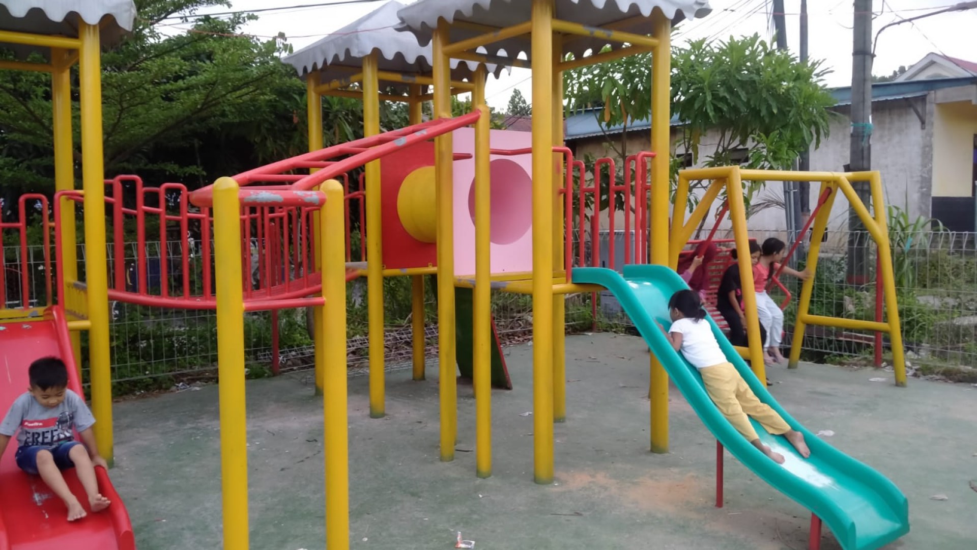 Taman Perumahan Buana Bukit Permata RW 17 — foto 1