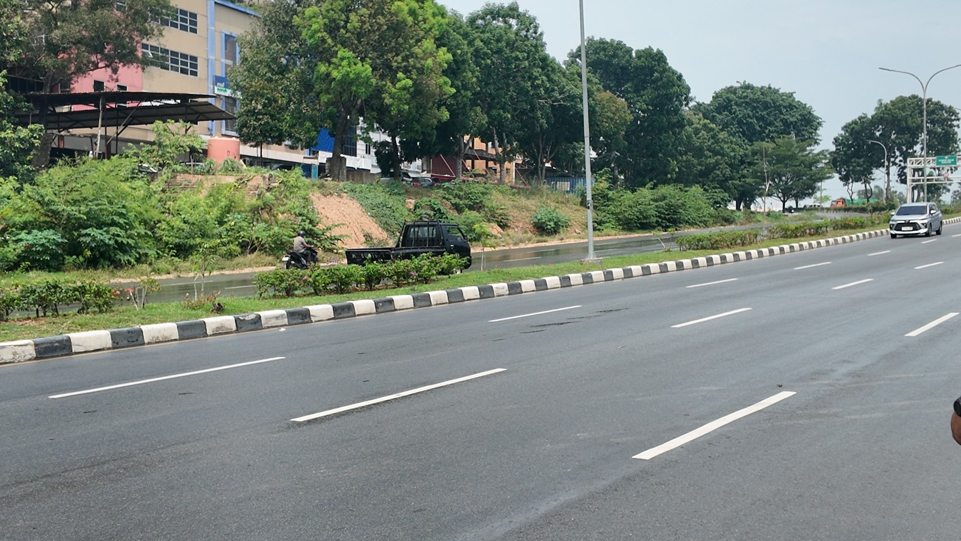 Jl. Laksamana Bintan (Simp. BNI - Simp. Terowongan) — foto 10