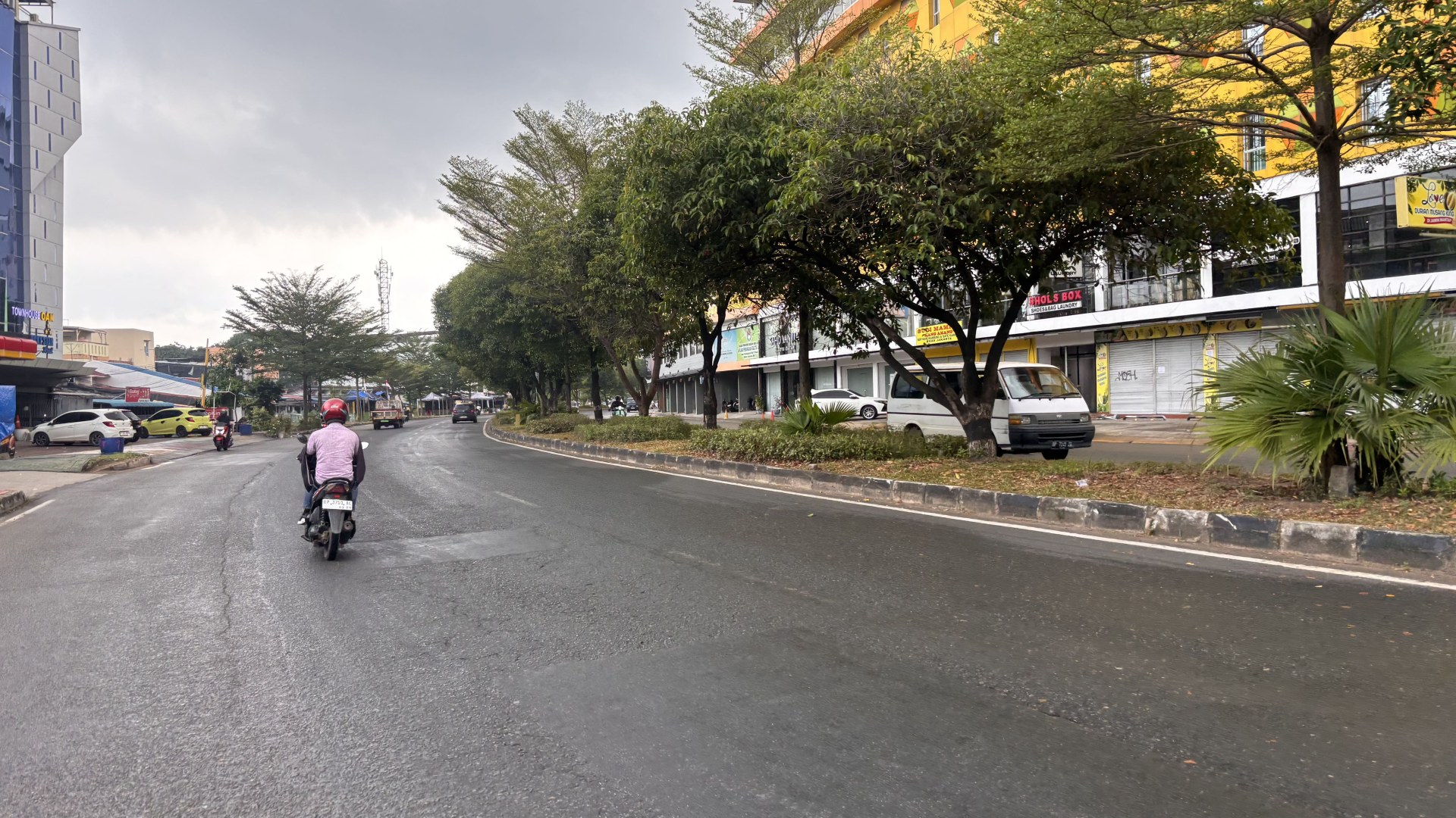 Jl. Pembangunan (Simpang Baloi Center - Simpang Hotel Harmoni) — foto 6