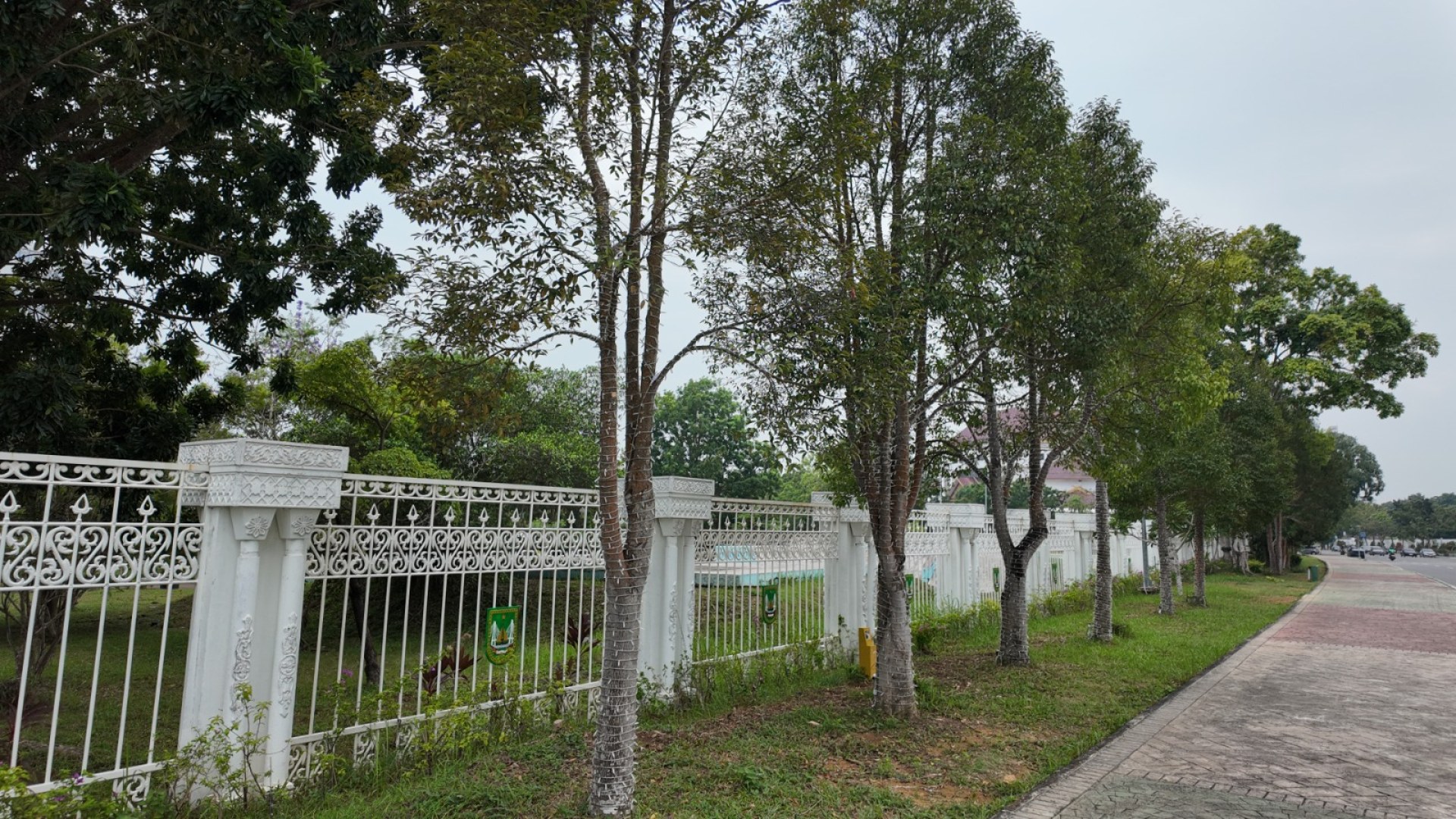 Taman Seputaran Pagar Dataran Engku Putri — foto 5