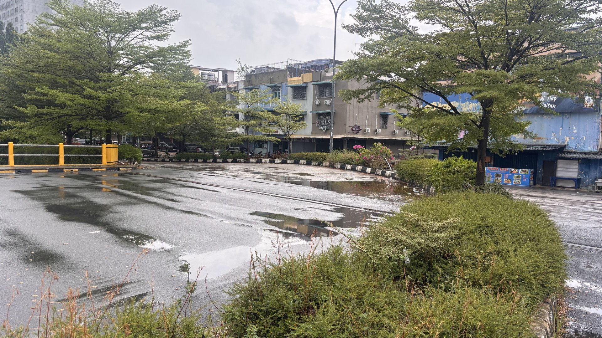 Jl. Komplek Bisnis Centre — foto 2