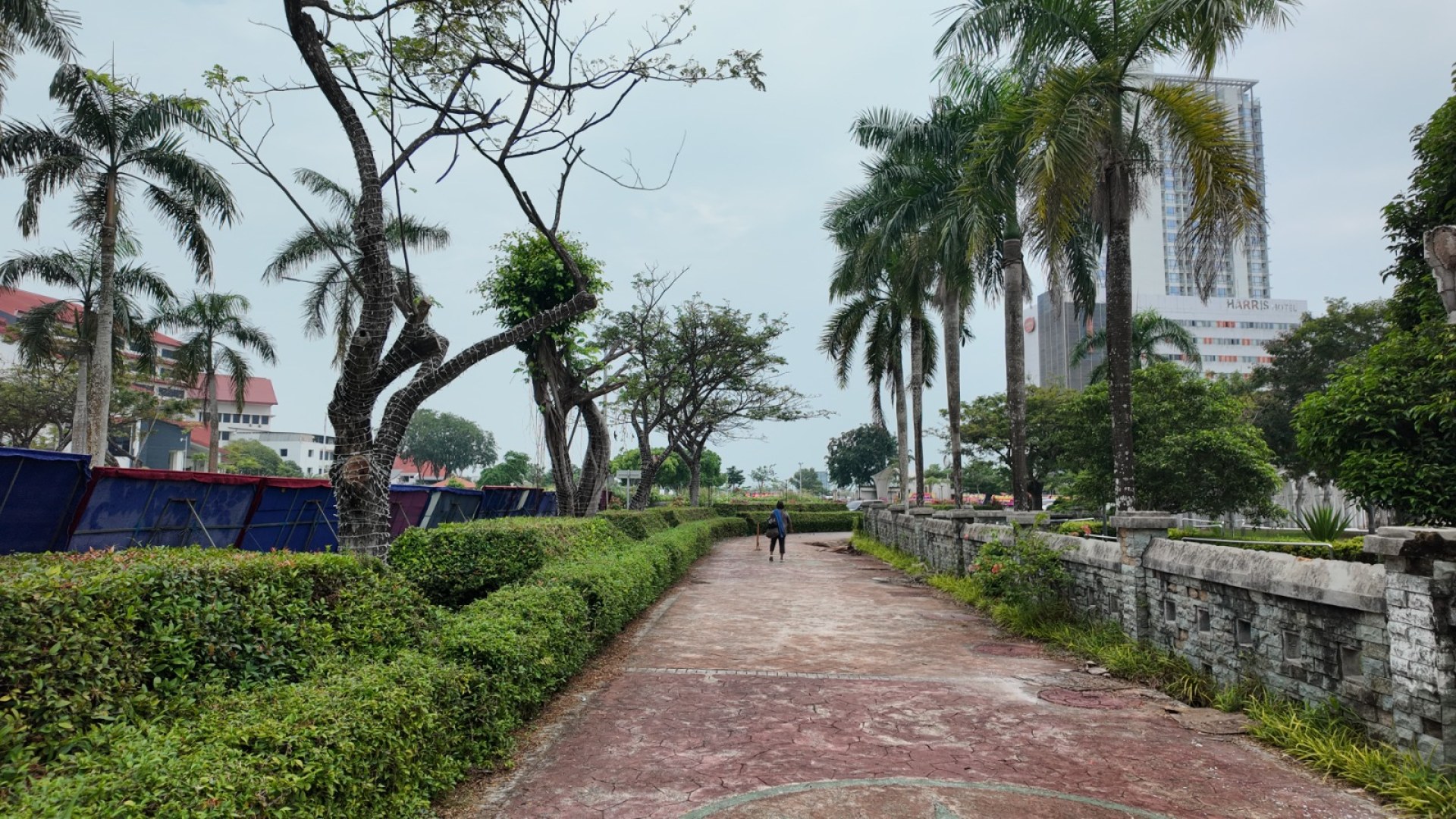 Taman Seputaran Pagar Dataran Engku Putri — foto 10