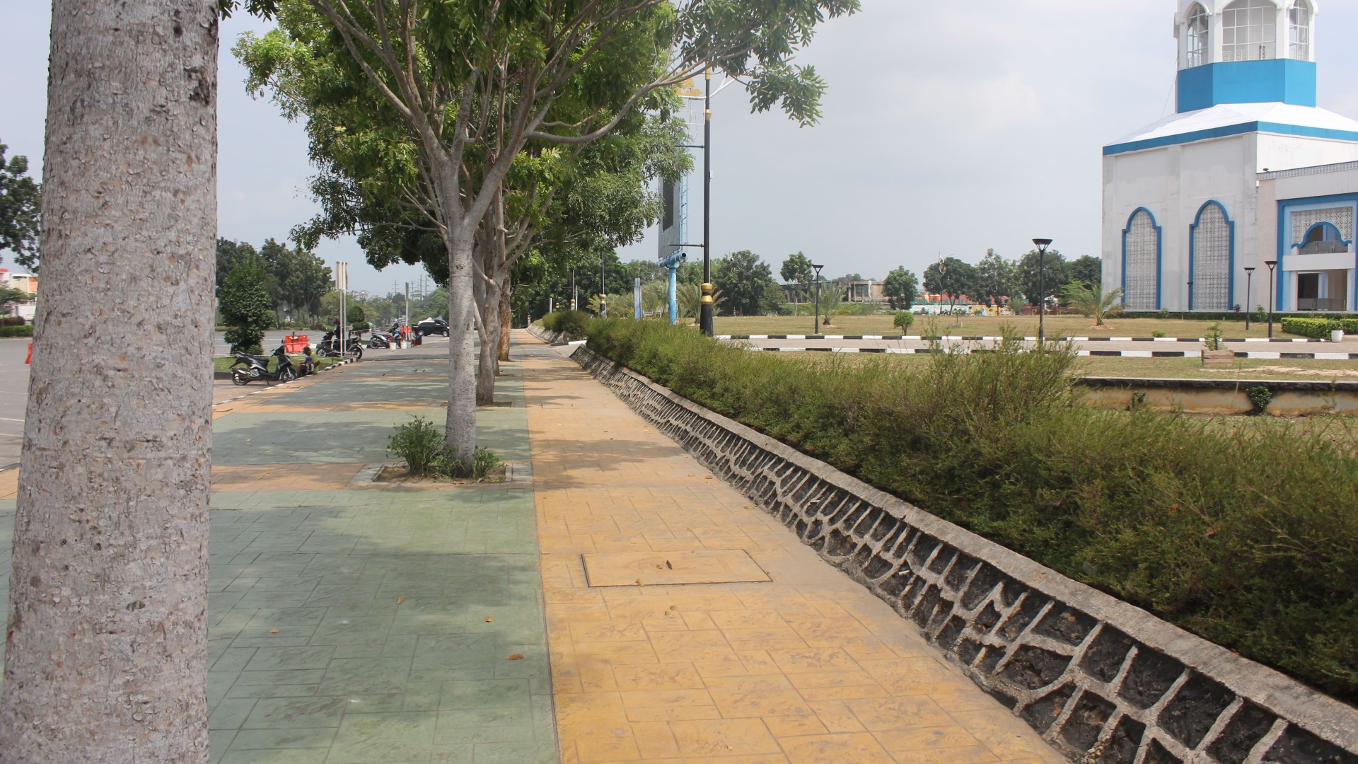 Taman Masjid Sultan Mahmud Riyadsyah — foto 4