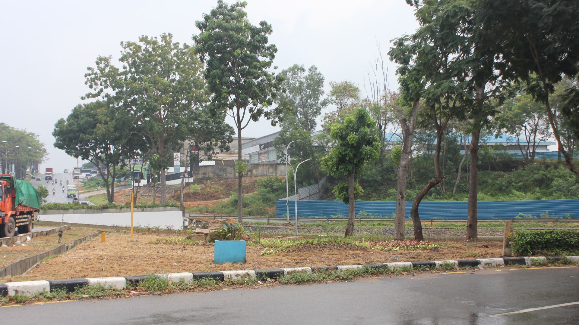 Taman Lengan Jalan Diatas Terowongan — foto 4