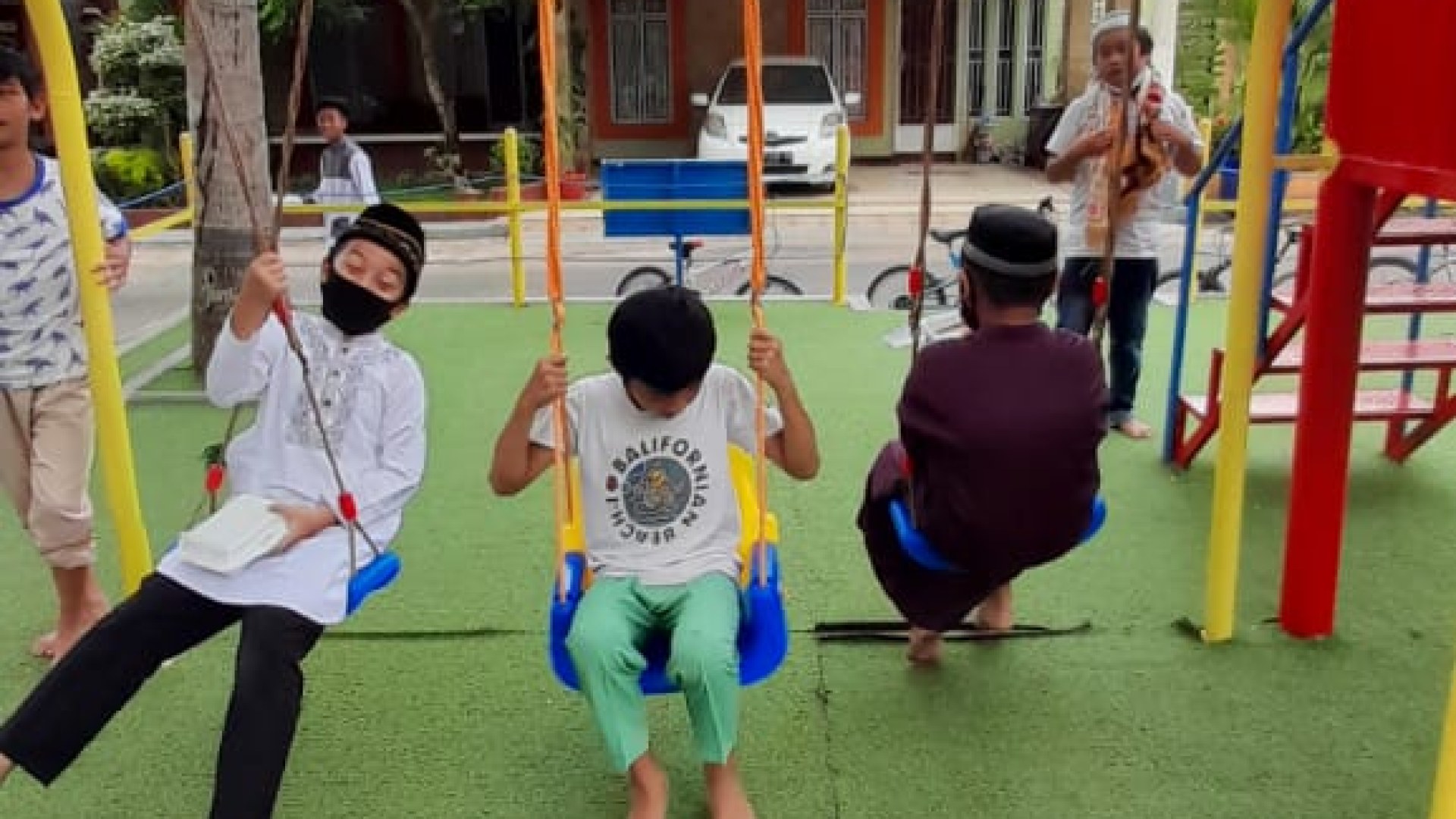 Taman Perum Puri Legenda — foto 3